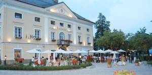 Schloss Lerchenhof öffnet nach Umbau am 1. Mai 2008